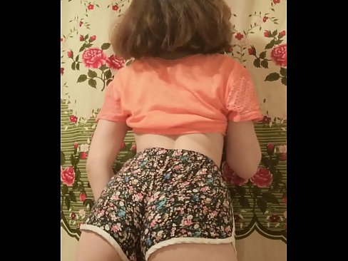 ❤️ Neska gazte sexy galtzak kentzen kameraren aurrean Izorratu bideoa  gugan ❌