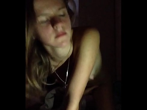 ❤️ Neska bat masturbatzen da eta cums Izorratu bideoa  gugan ❌