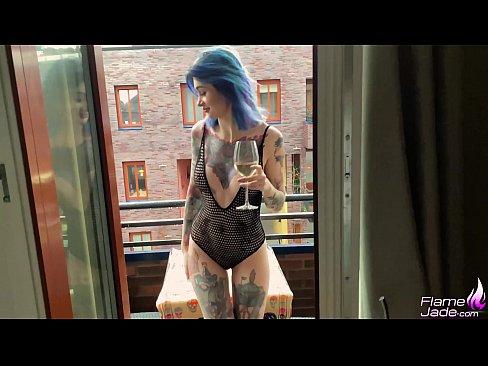 ❤️ Neska Ikaragarria trago batez zurrupatzen eta zeru zabalean sutsuki izorratzen Izorratu bideoa  gugan ❌